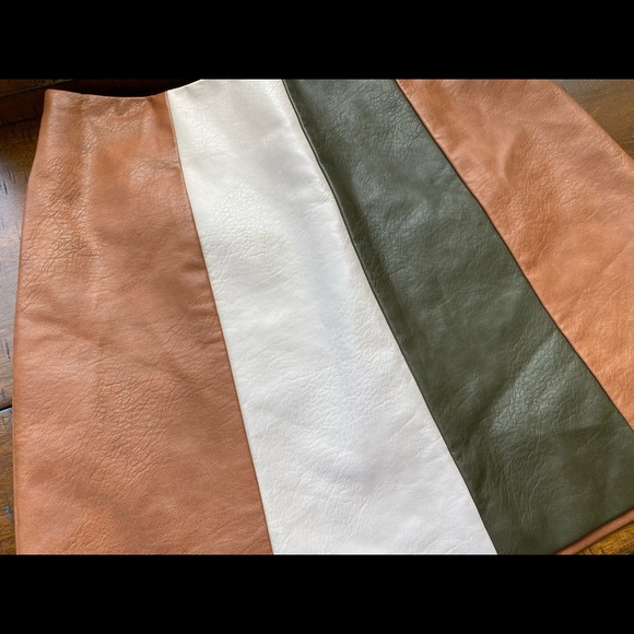 •NEW•Wild Honey Ladies Camel Brown Vegan Leather Skirt - Picture 6 of 14